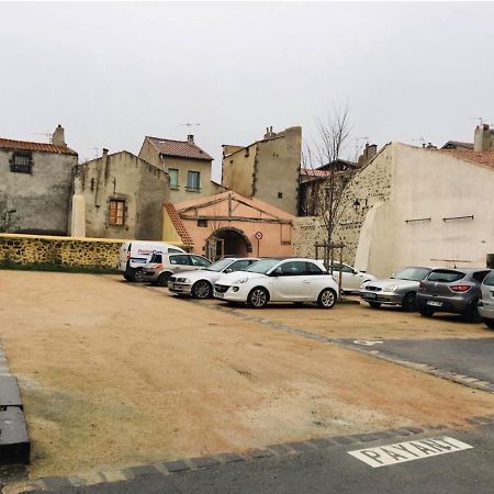 Location F1 Neuf Centre Historique Riom Apartment Exterior foto
