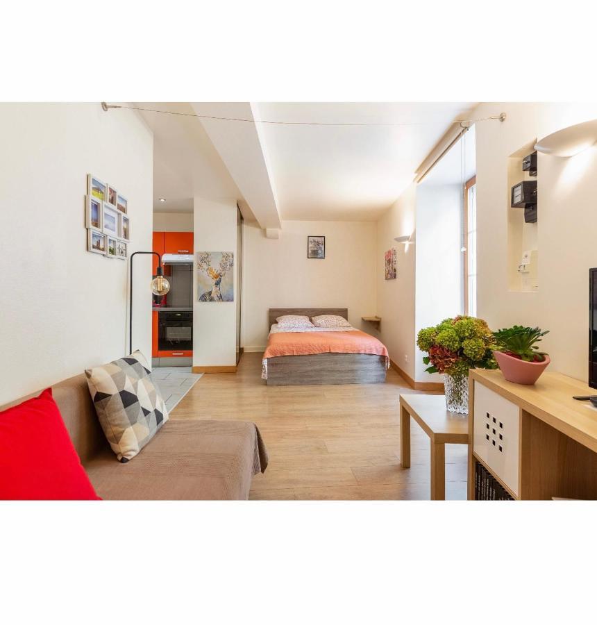 Location F1 Neuf Centre Historique Riom Apartment Exterior foto
