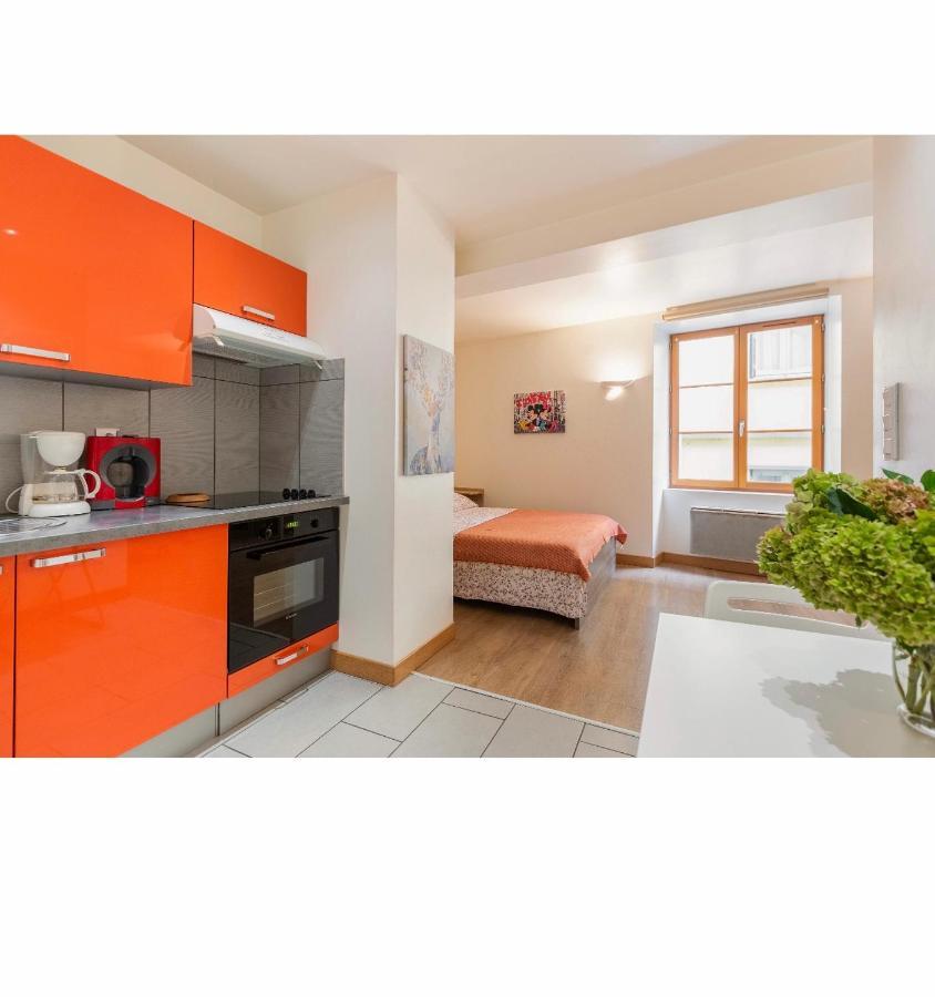 Location F1 Neuf Centre Historique Riom Apartment Exterior foto