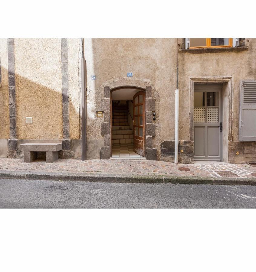 Location F1 Neuf Centre Historique Riom Apartment Exterior foto