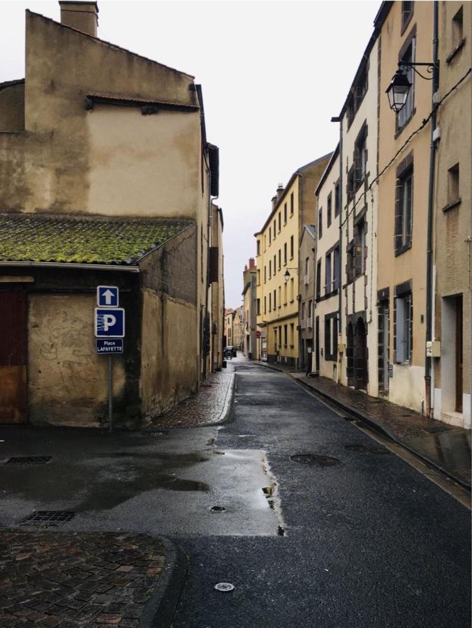Location F1 Neuf Centre Historique Riom Apartment Exterior foto